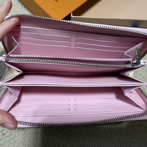 SOLD LOUIS VUITTON LV Escale Used Zippy Long Wallet Leather Pastel Pink - Picture 4 of 13